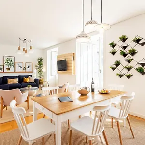  Apartment Joivy Chiado Self Check-in 2-br Flat With Parking