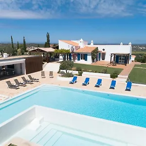 https://villa-alfarrobeira.hotelaalgarve.com