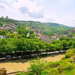 https://apartments-of-aurumi-tbilisi.alltbilisihotels.com